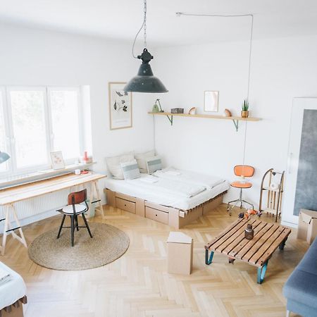 شقة Raum Life - Vintage Loft - Heimkino Netflix - 2X Privat Parkplaetze اشتراوبينغ المظهر الخارجي الصورة